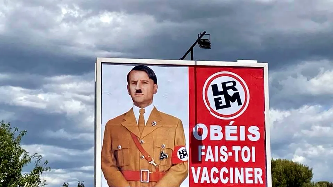 Emmanuel Macron comparat cu Adolf Hitler într-un panou publicitar. Amenda primită de autor