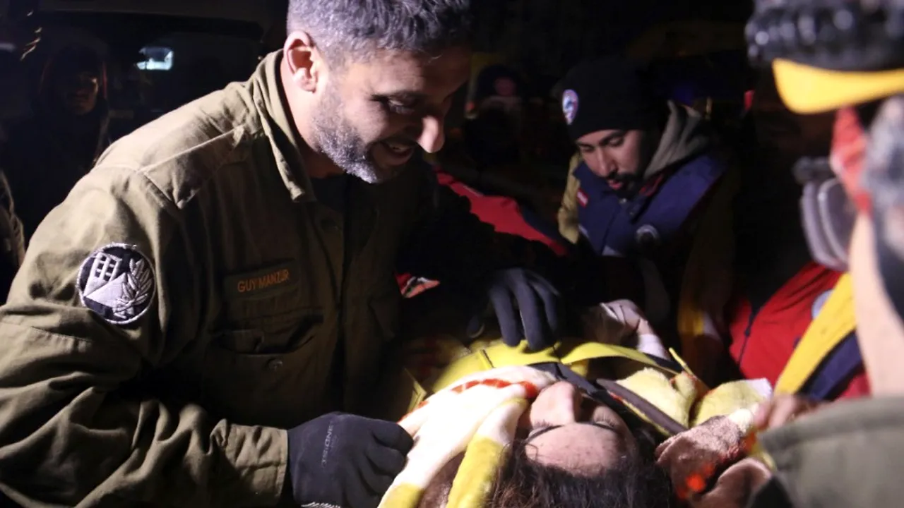 Cutremurele din Turcia şi Siria, ziua 3. Numărul total al morţilor depăşeşte 11.200 de morţi/ Pentagon: portavionul USS George HW Bush soseşte în Turcia / Turcia a cerut României suplimentarea echipei de căutare-salvare: alţi 57 de salvatori trimişi / Joe Biden a anunţat că îi oferă „sprijin total” lui Erdogan 