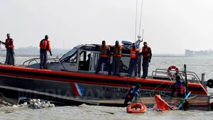 Noul bilanţ al accidentului de feribot din Bangladesh a ajuns la 65 de morţi