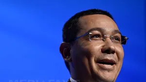 Ponta, femeilor din PSD: Nu e nevoie să mă dezbrace domnul preşedinte ca să vă conving să mă votaţi