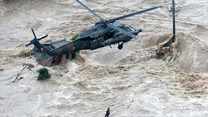 VIDEO | INUNDAŢII de proporţii în Japonia: Aproximativ 100.000 de persoane vor fi evacuate din nord-estul ţării