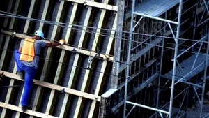 Un inginer portughez care lucra la Pasajul Basarab a murit după ce a căzut de pe o grindă