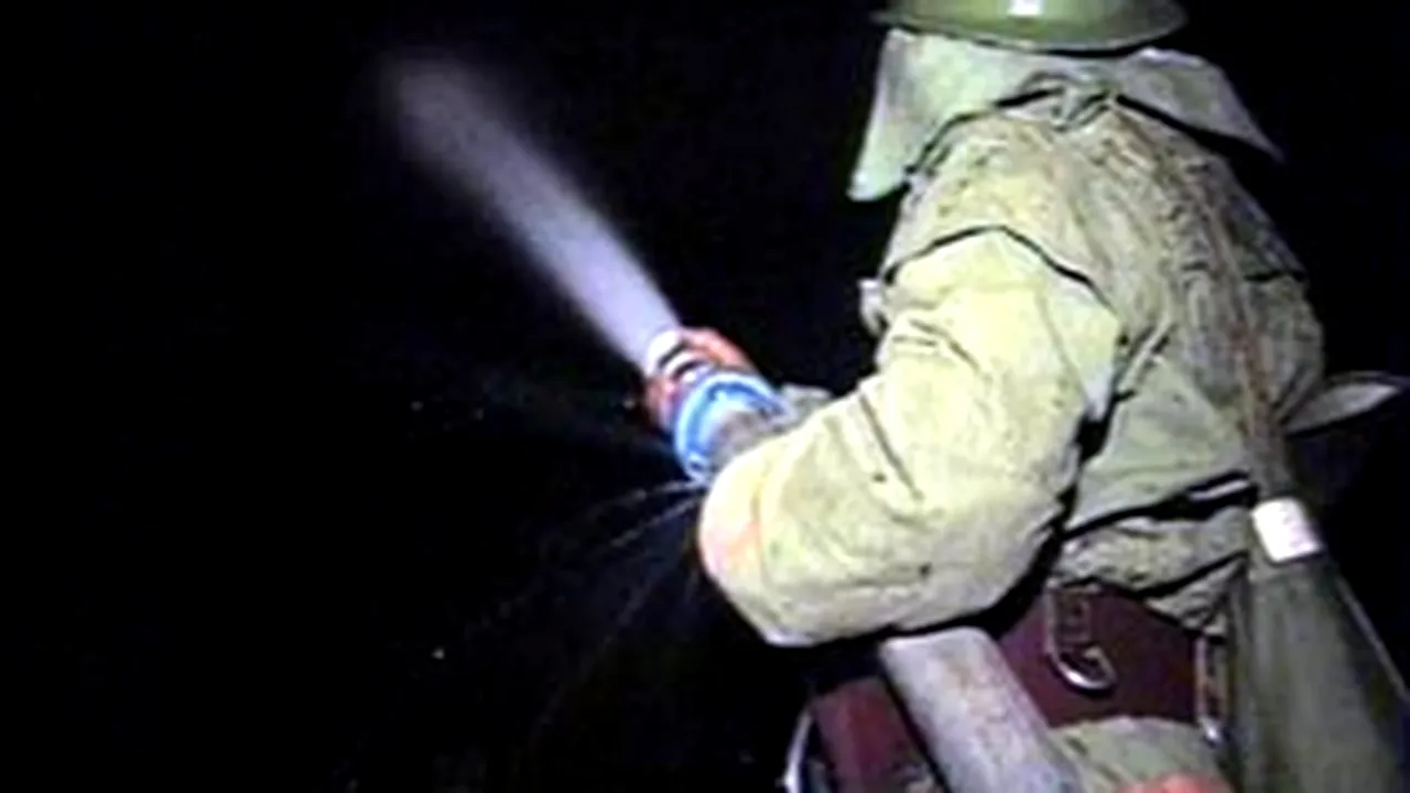 Explozie urmată de un incendiu într-un imobil din Capitală (Video)