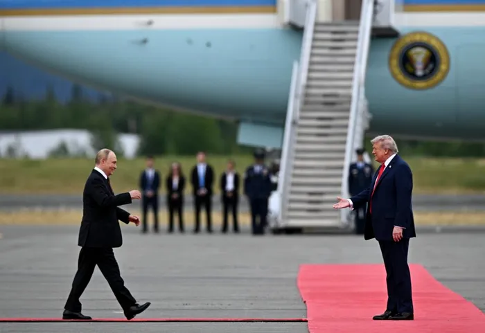 Live Text Reacții după întâlnirea Trump-Putin din Alaska. Keir Starmer: Pacea din Ucraina „mai aproape ca niciodată” / Presa ucraineană: „Dezgustător. Rușinos. Inutil”