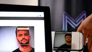 Detectorul de măşti. Aplicaţia care declanşează alerta, dacă nu porţi masca. Creaţia unui IT-ist din Cluj