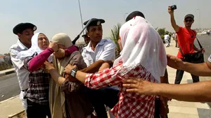 Confruntări la Cairo între susţinători şi adversari ai fostului preşedinte Hosni Mubarak
