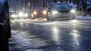 Când devin obligatorii, de fapt, anvelopele de iarnă. Regula pe care mulți șoferi o interpretează greșit