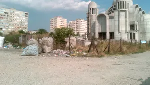 Milioane de lei de la bugetul judeţului Dolj, pentru o catedrală aflată de 10 ani în construcţie