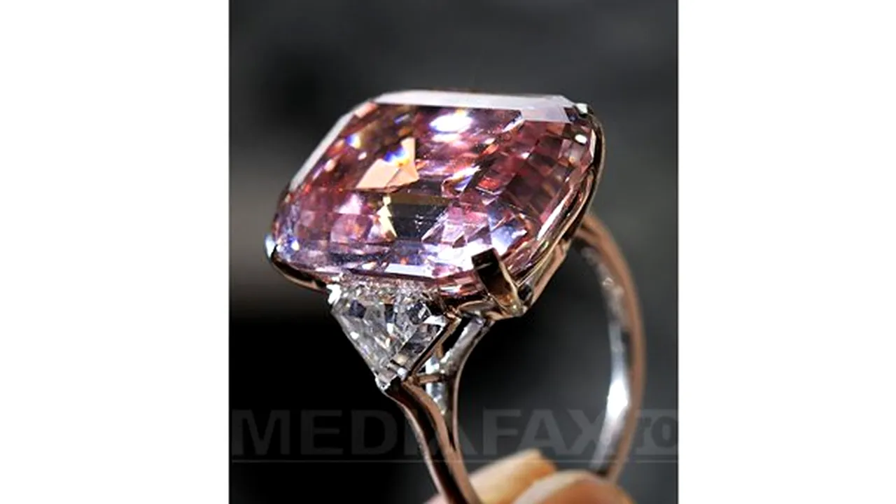 Record mondial de preţ pentru un diamant roz, vândut cu 46,1 mil. de dolari