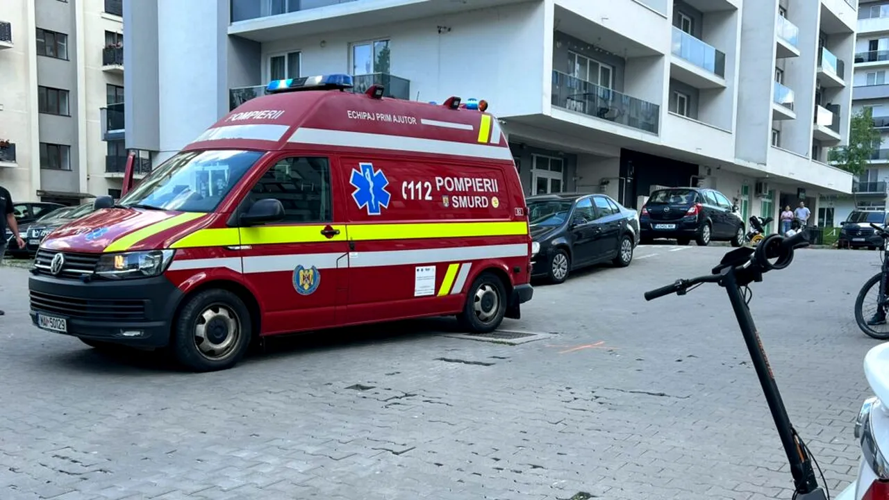 O fată de 10 ani a fost lovită de o trotinetă electrică în județul Sibiu. Minora a fost transportată la spital