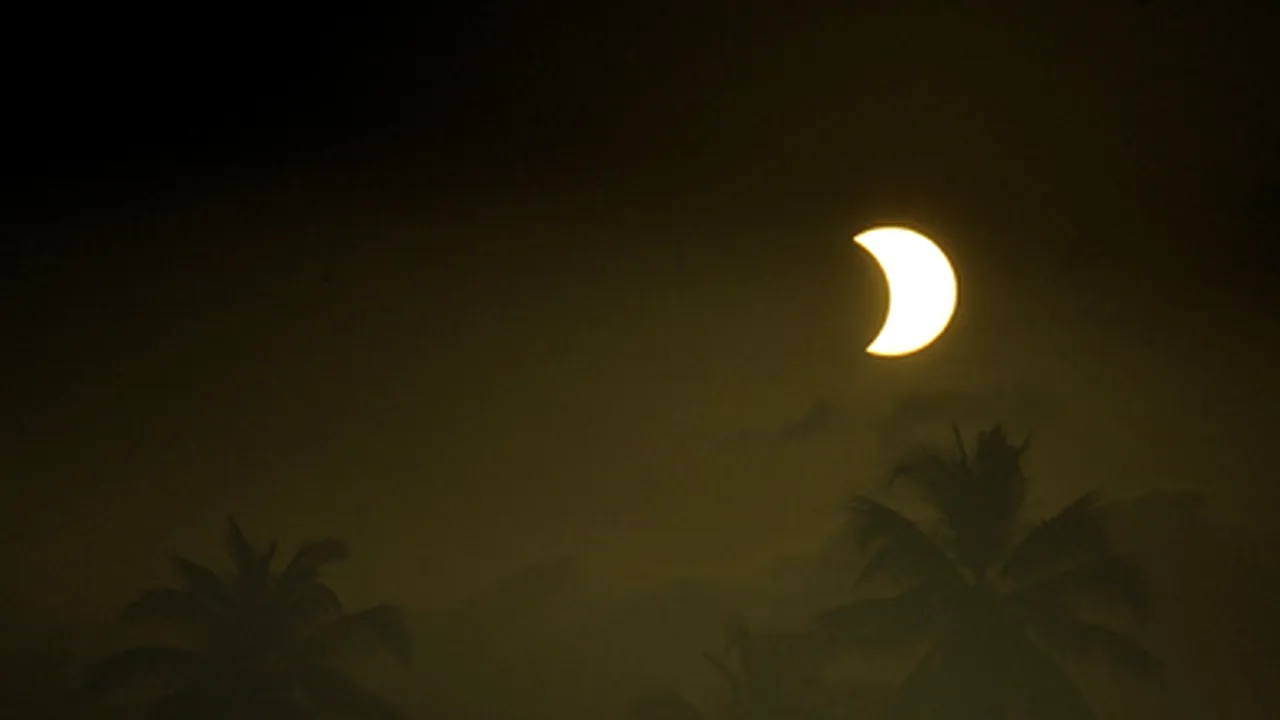 Eclipsa de soare din Asia, urmărită de milioane de oameni - VIDEO şi GALERIE FOTO