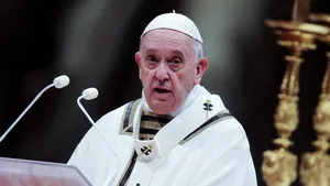 Papa Francisc şi-a cerut scuze pentru că a lovit cu palma o femeie: De atâtea ori ne pierdem cumpătul