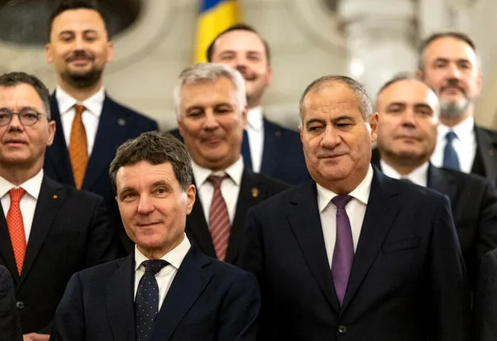 POLITIC Presa internațională avertizează: liniștea politică din România ar putea dura doar șase luni. Ce scrie despre Guvernul Luca Niculescu