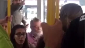 Trei suspecţi, reţinuţi în urma incidentului rasist produs la Manchester