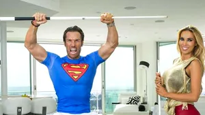 Era gras şi sărac. Acum are o viaţă extravagantă şi aruncă 100.000 de dolari pe lună doar pe distracţie - GALERIE FOTO
