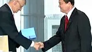 Blaga şi Oprescu şi-au făcut cadouri în cadrul unei emisiuni televizate (Video)