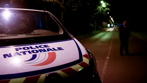 Cazul profesorului decapitat lângă Paris. Nouă persoane, printre care şi tatăl care s-a indignat pe reţelele sociale, arestate 