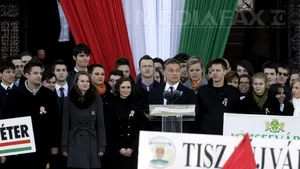 Manifestaţii politice de amploare în capitala ungară, în favoarea dar şi împotriva lui Viktor Orban