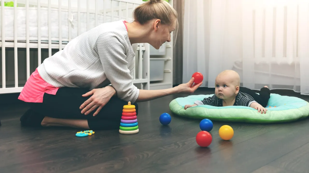 E tot mai uşor să fii bonă! Guvernul a simplificat exercitarea profesiei 