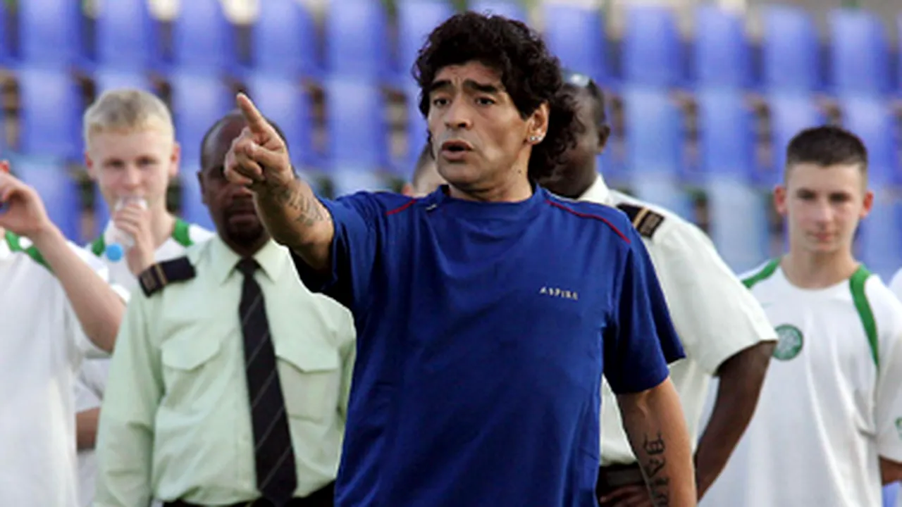 Maradona cere scuze numai femeilor
