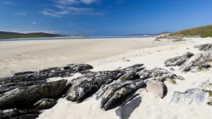 O plajă ca în Caraibe se află într-un loc neașteptat. Foarte puțini turiști știu că există