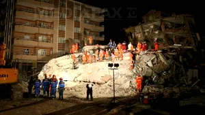 Cel puţin 37 de morţi, dintre care doi jurnalişti, în urma cutremurului din Turcia