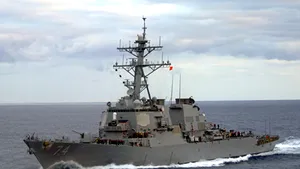 Distrugătorul american USS McFaul se îndreaptă spre portul Poti
