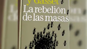 COMENTARIU Lelia Munteanu: Prostie sau ticăloşie?