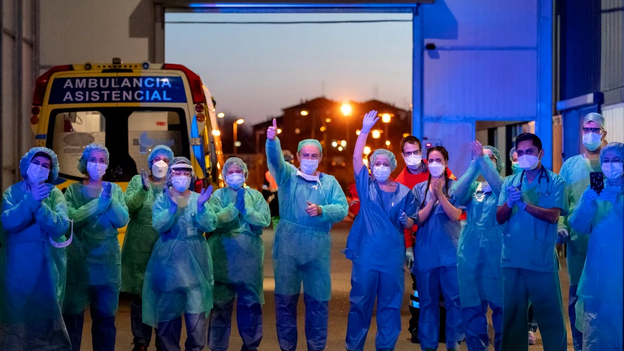 Studiu Oxford: Coronavirusul ar fi putut infecta deja jumătate din populaţia Marii Britanii