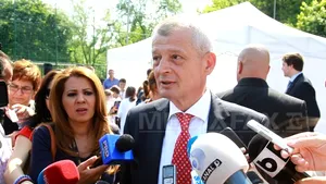 REZULTATE FINALE ALEGERI LOCALE în Capitală: Sorin Oprescu - 54,79 %, Silviu Prigoană - 17,12 %. USL are 37 de mandate în CGMB, PDL - 11 şi PPDD - 7