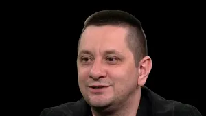 „Ochii pe mine!” Octavian Strunilă, despre soarta artiştilor independenţi în vreme de Covid-19: „Ori se vor pune propriri, ori vor fi închişi!”. Ce spune despre noul său proiect „Complet necunoscut”