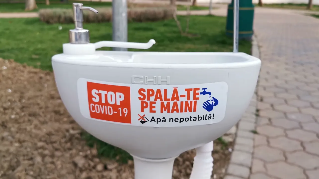 Oraşul din ţară unde oamenii se pot spăla pe mâini chiar pe stradă. În toate zonele principale sunt lavoare mobile