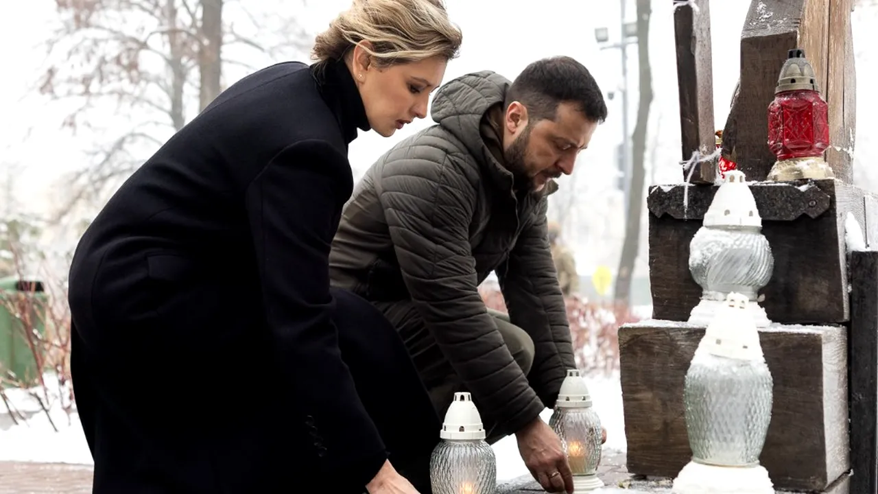 Zelenski marchează Ziua anuală a demnităţii şi libertăţii în Ucraina. Preşedintele a mulţumit ucrainenilor pentru curajul lor: 
„Putem rămâne fără bani. Fără benzină. Fără apă caldă. Fără lumină. Dar nu fără libertate”