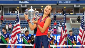 Anglia, la picioarele Emmei Răducanu, după victoria de la New York