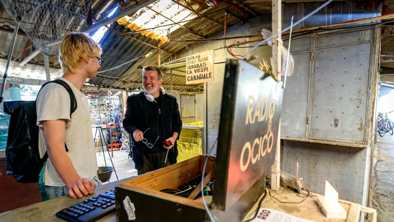 HUB cultural inedit la Timișoara: postul de radio care a emis dintr-o valiză, transformat într-un radio „de mall”