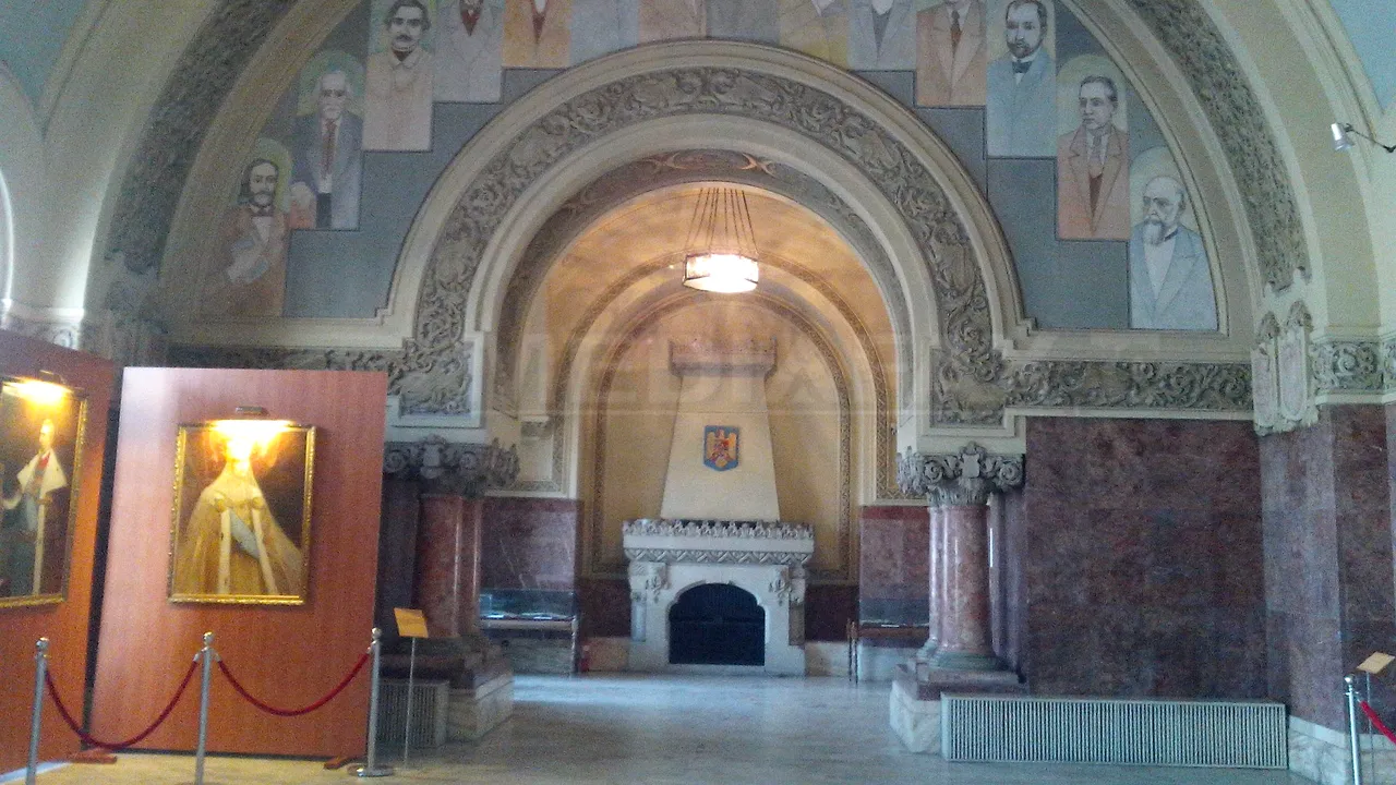 REPORTAJ: Sala Unirii, simbolul din 1918, se degradează continuu, dar se vrea construirea altui monument - FOTO