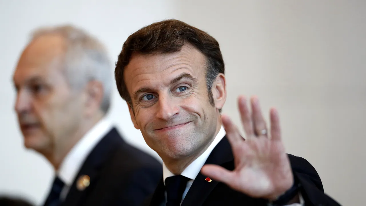Macron acuză Rusia că are ambiţii 