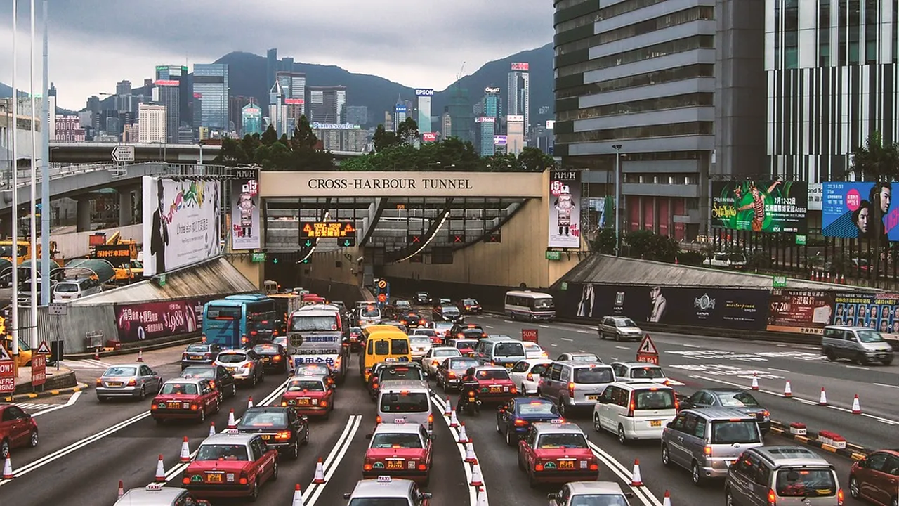 Nu e deloc uşor să fii şofer în Hong Kong: Un loc de parcare, achitat cu un milion de dolari 
