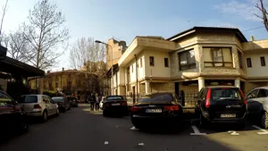 Glumă fără haz. Un bărbat apărea brusc din tufişuri şi le tuşea în faţă trecătorilor, în Bucureşti