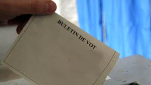 Procesul de votare din Sinteşti, îngreunat de faptul că oamenii nu ştiu să citească