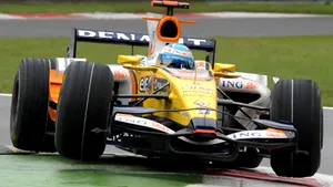 Fernando Alonso a câştigat GP-ul statului Singapore
