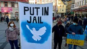 Rusia şi Ucraina se acuză reciproc în legătură cu lovirea unei închisori