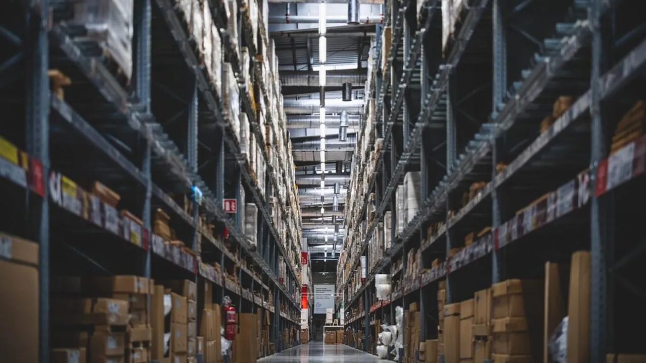 Produse industriale cumpărate doar pe hârtie. Fraudă de 4 milioane de lei la 21 de firme