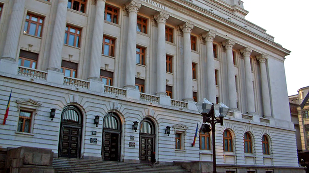 BNR va pune în circulaţie, începând cu 1 ianuarie, bancnote şi monede cu noua stemă a ţării