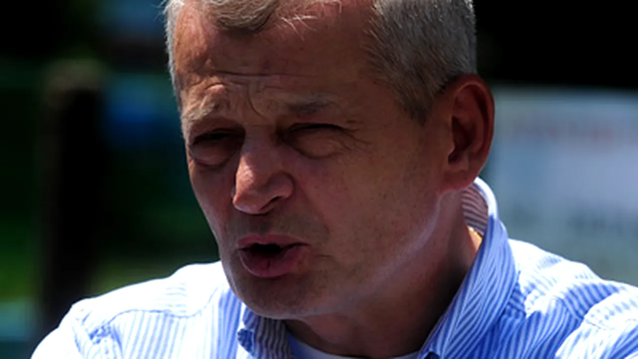 Oprescu:  Geoană gândeşte păgubos aplecând urechea la Hrebenciuc şi Vanghelie