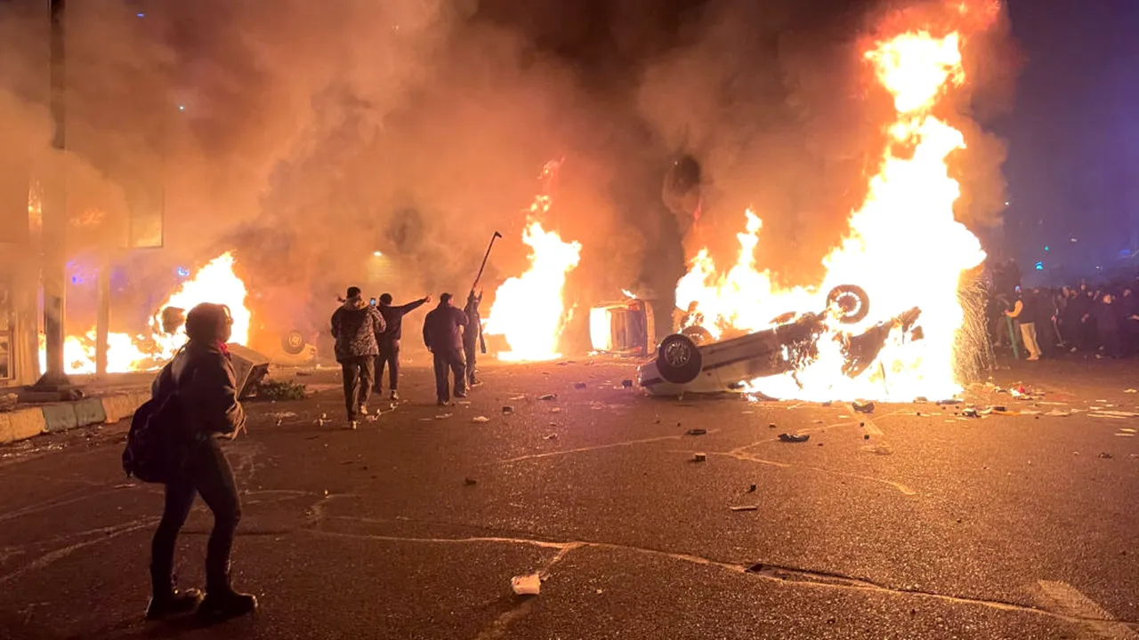 Iranul a anunțat că va crește salariul minim pe economie cu 60%, la două luni după protestele violente