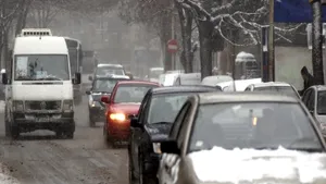 Strat de zăpadă de câţiva centimetri pe crestele Munţilor Rodnei şi Călimani