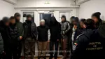 Migranți din Maroc și Turcia, ascunşi într-un camion cu piese metalice și paleţi cu răşină