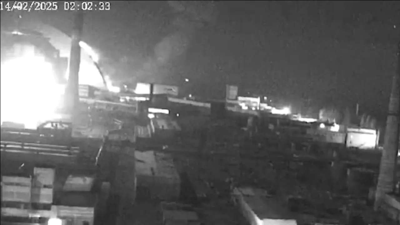 Explozie la copola de protecţie a rectorului de la Cernobîl.  Agenţia Internaţională pentru Energie Atomică în alertă. Se fac măsurători ale radiaţiilor. Zelenski: Explozia a fost cauzată de un atac al unei drone ruseşti