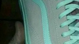 Imaginea care a împărţit internetul în două! Ce culoare are acest pantof sport?